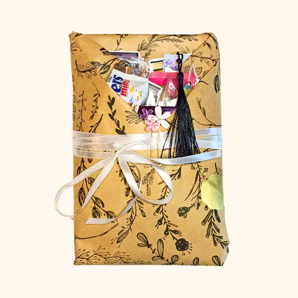 Vakrandi egy konyvvel vilagos arany